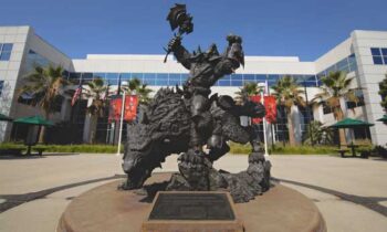 Diablo 4 ablegamers-statue